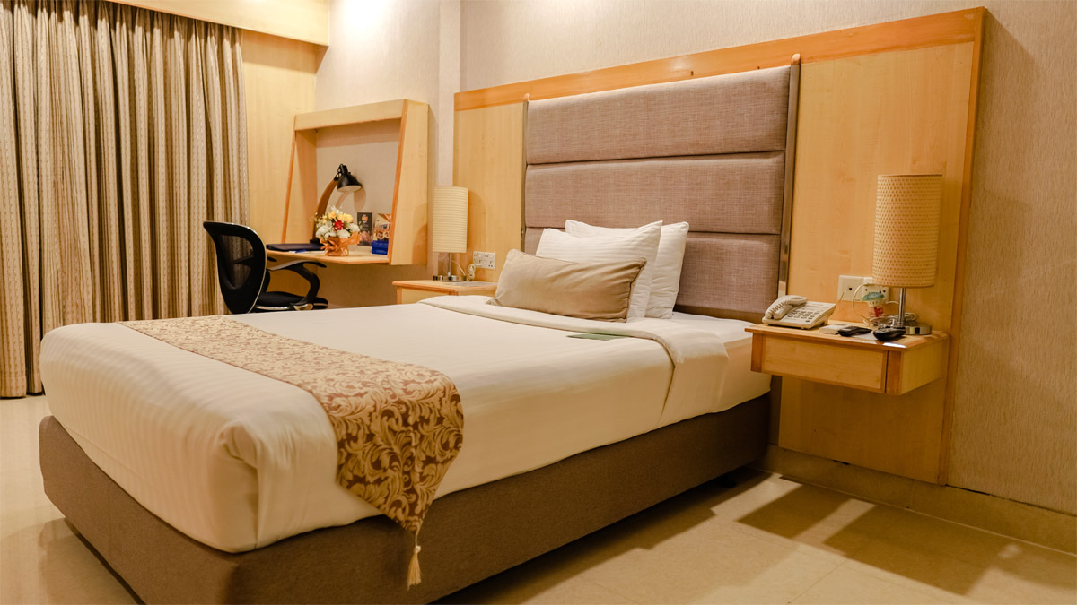 Deluxe Queen Room